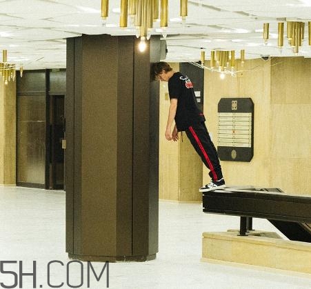 off white品牌介绍,offwhite品牌介绍logo off white品牌介绍,offwhite品牌介绍logo