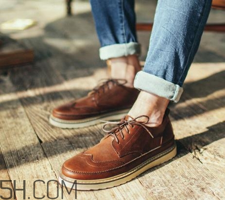 皮鞋水洗了怎么补救,皮鞋水洗了怎么补救方法