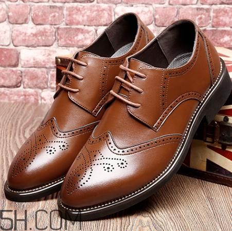 白色皮鞋掉漆自己如何修补,白皮鞋掉漆修补小妙招