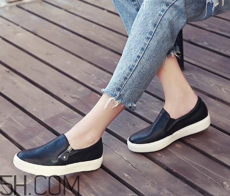 乐福鞋配什么袜子好看,乐福鞋配什么裙子好看