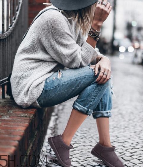 皮毛一体的雪地靴油渍怎么清洗,雪地靴上的油渍怎么清洗