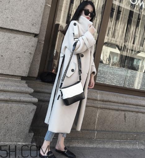 羊剪绒大衣怎么洗 羊剪绒大衣能水洗吗,羊绒大衣在家怎么洗不缩水