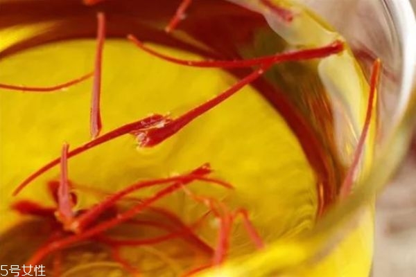 藏红花泡水你了解多少(藏红花泡水有什么用)