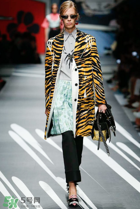 prada品牌简介,Prada品牌介绍ppt