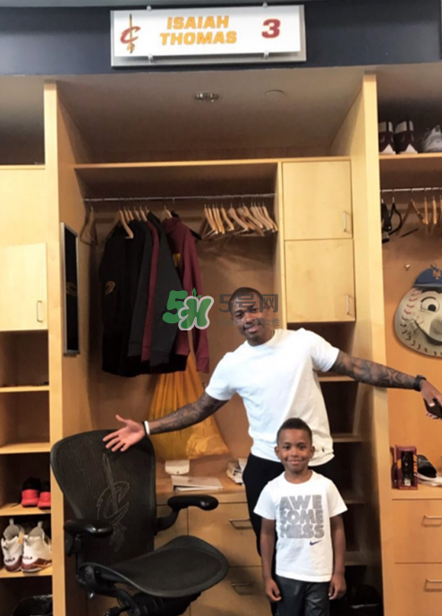 小托马斯穿过的球衣号码,詹姆斯在骑士穿几号球衣