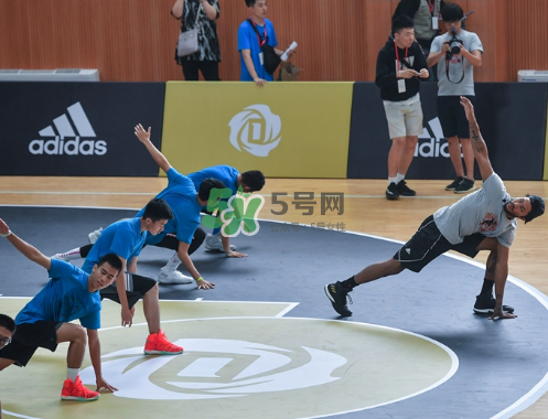 克罗斯的球鞋,克罗斯足球鞋