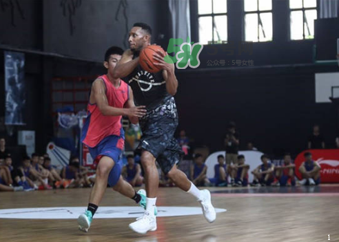 埃文特纳签名鞋,时尚球鞋国际品牌