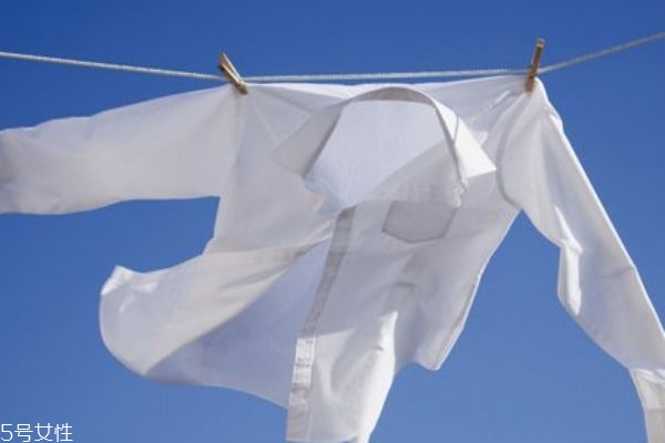 清洗衣服要分类(衣服怎么分类洗)