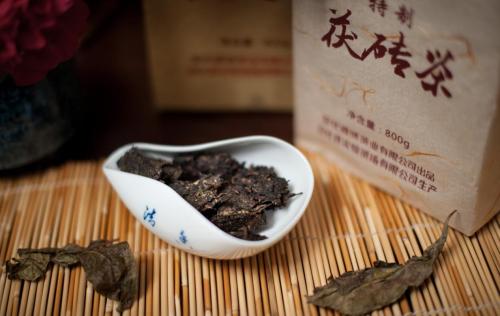 饭后多久喝安化黑茶好(吃药后多久可以喝安化黑茶)