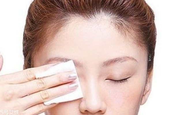 熬夜看手机会长结石吗(经常熬夜会长结石吗)