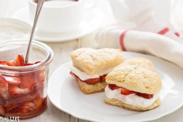 晚餐最佳时间(晚餐最佳时间是几点) 晚餐最佳时间(晚餐最佳时间是几点)