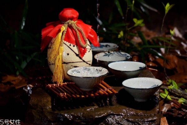 长期过量饮酒易得哪些病(过量和长期饮酒会引起哪些疾病)