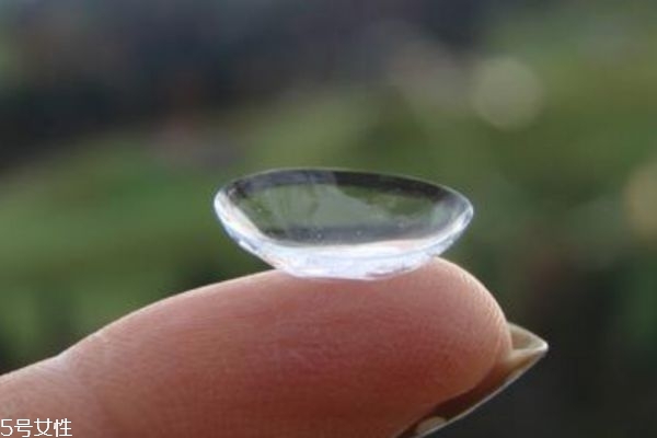 戴隐形眼镜会加深度数吗(隐形眼镜会增加度数吗) 戴隐形眼镜会加深度数吗(隐形眼镜会增加度数吗)