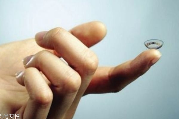 防晒霜为什么会搓泥(涂上防晒霜为什么会搓泥)