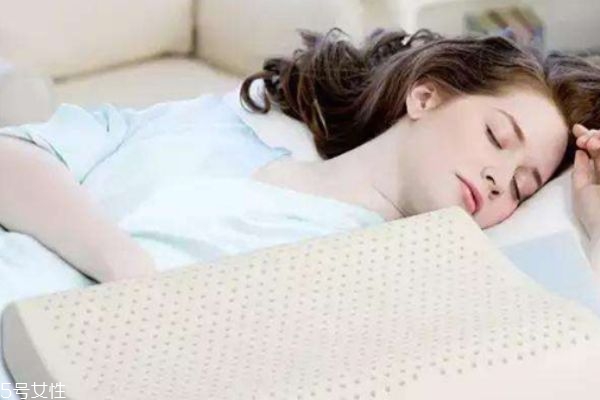 乳胶枕变黄是怎么回事(乳胶枕变黄是怎么回事?) 乳胶枕变黄是怎么回事(乳胶枕变黄是怎么回事?)