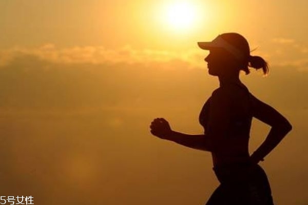 多囊性卵巢的治疗方法(卵巢多囊综合征该怎么治疗)