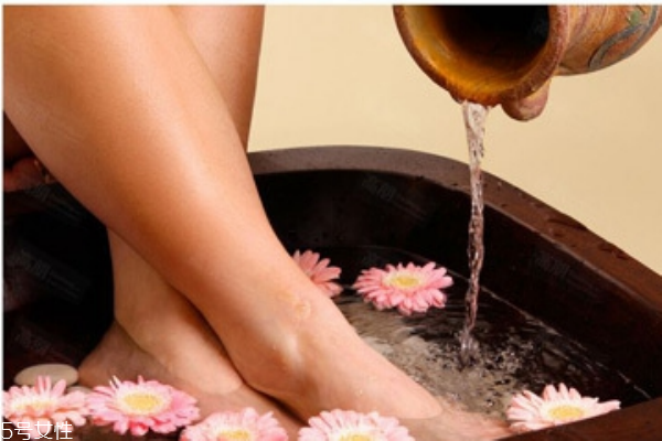 怎样算是泡好脚了呢(泡脚泡到什么程度就可以了)