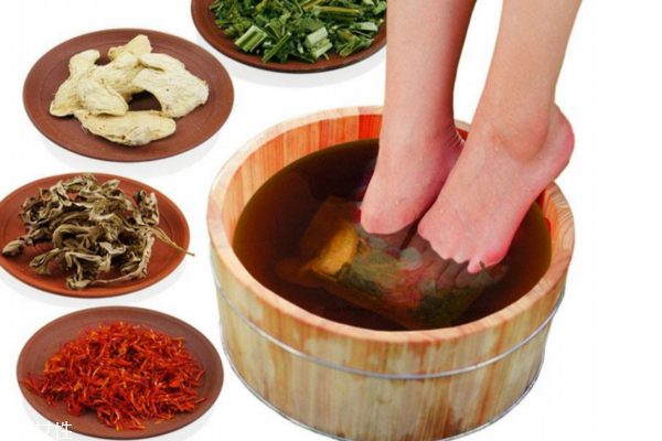 冬季天天泡脚的好处多(冬天每天泡脚的好处)