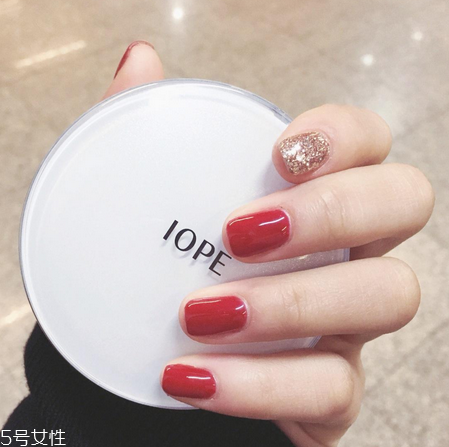 白醋能治灰指甲吗(白醋能治灰指甲吗?)