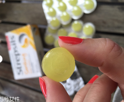 喉咙痛不能吃什么(喉咙痛不能吃什么食物)