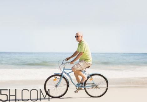 膝关节疼痛能骑自行车吗,退行性膝关节炎能骑自行车吗