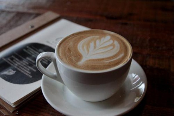 空腹喝咖啡会怎样(喝咖啡多了反胃想吐怎么办)