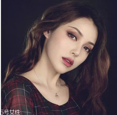 迪奥真皮外壳气垫使用心得(迪奥气垫壳子通用吗)