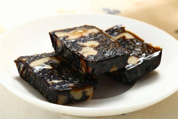 更年期吃阿胶糕有哪些好处(更年期吃阿胶糕的好处)