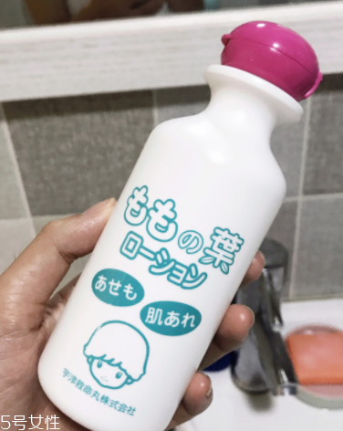 夏季宝宝为何易得痱子(婴幼儿夏季容易出痱子的原因)