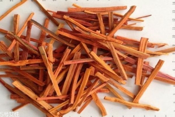 苜蓿酵素营养成分(苜蓿酵素的功效)