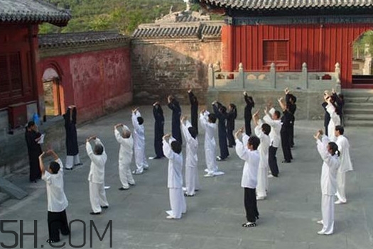 八段锦不适合什么人 禁忌有哪些,八段锦不适合什么人练