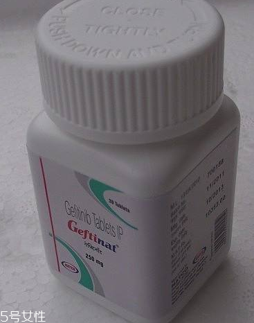 宫颈癌早期症状(宫颈癌早期症状内裤图片)