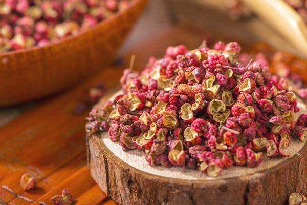 常喝花椒水有什么好处(常喝花椒水有什么好处和坏处)