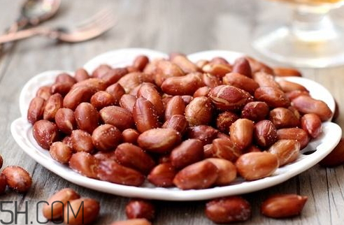 脆皮油炸花生米的做法,油炸花生米怎么做才脆 脆皮油炸花生米的做法,油炸花生米怎么做才脆