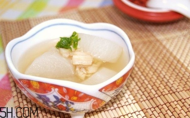 风寒咳嗽萝卜葱白偏方,萝卜葱白汤治咳嗽吗