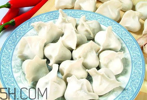 冻饺子可以冷水煮吗,冷冻的水饺可以直接煮吗