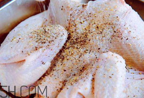 腌制鸡肉用什么胡椒粉,鸡肉可以放蒜吗