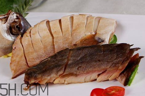 风干鱼发霉了还能吃吗,风干鱼有霉点还能吃吗