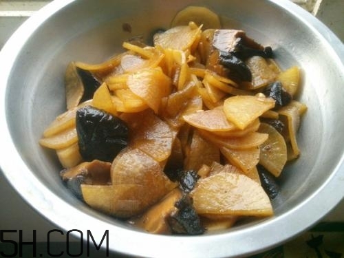 香菇的功效和作用及营养价值,香菇的功效和作用禁忌 香菇的功效和作用及营养价值,香菇的功效和作用禁忌