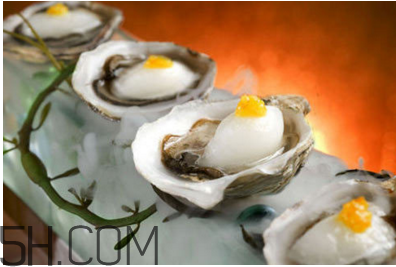 生蚝和西红柿可以一起吃吗,生蚝可以和茄子一起吃吗