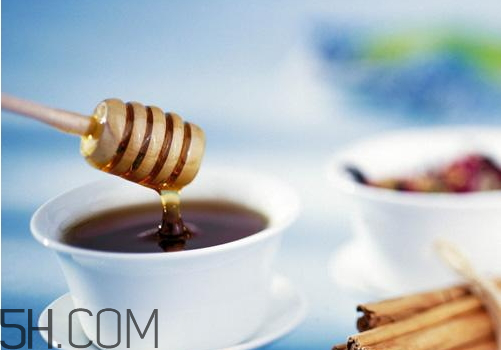 蜂蜜吃多少为好,蜂蜜吃多少合适