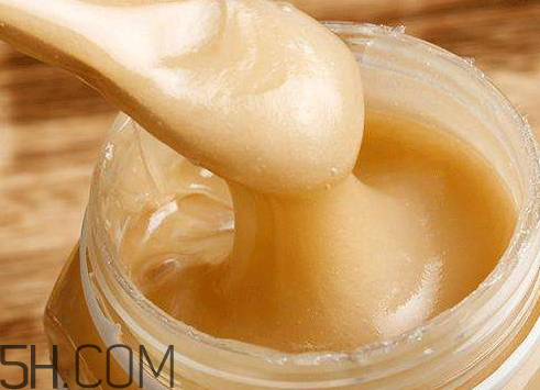 蜜蜂采一斤蜜要几朵花,一滴蜂蜜要多少花朵