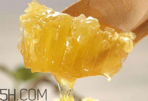 1斤蜂蜜相当于多少斤水,1斤蜂蜜相当于多少斤水 重