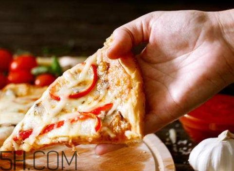 披萨的大小怎么算尺寸,披萨的大小几寸是直径 披萨的大小怎么算尺寸,披萨的大小几寸是直径