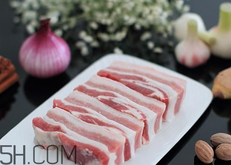 黑猪肉和普通猪肉的区别,黑猪肉和普通猪肉的区别是什么