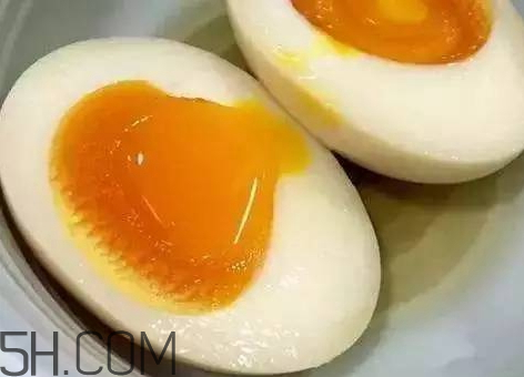 鸡蛋血丝是怎么回事,鸡蛋出现血丝是什么情况