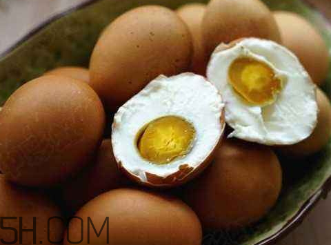 咸鸡蛋清太咸怎么吃,咸鸡蛋太咸怎么办?