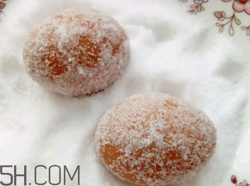 咸鸡蛋长毛还能吃吗,咸鸡蛋长毛了还可以吃吗