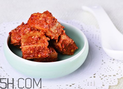 豆腐乳发酵后正常颜色,豆腐乳发酵时应该是什么颜色