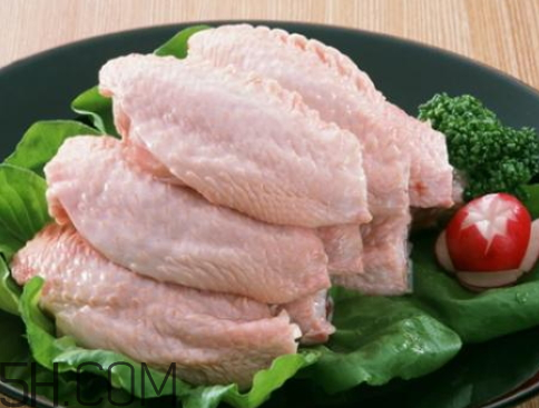 鸡翅焯水冷水下锅还是热水下锅,鸡翅焯水是冷水下锅还是热水